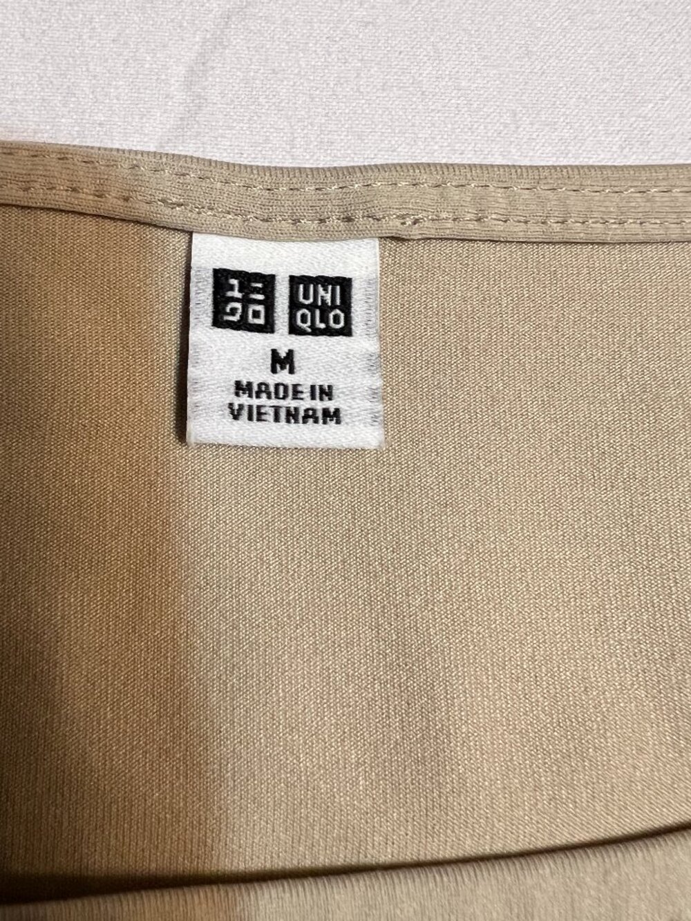 UNIQLO AIRism Dress Womens M Beige Sleeveless A Line Midi Stretch Casual Minimal - Picture 4 of 8